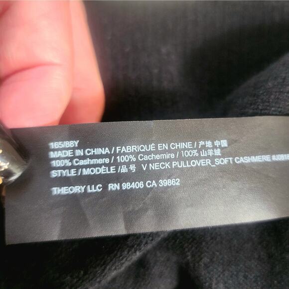 Theory Sweater Womens M 100% Cashmere Luxury warm cozycore corpcore soft - Picture 4 of 6